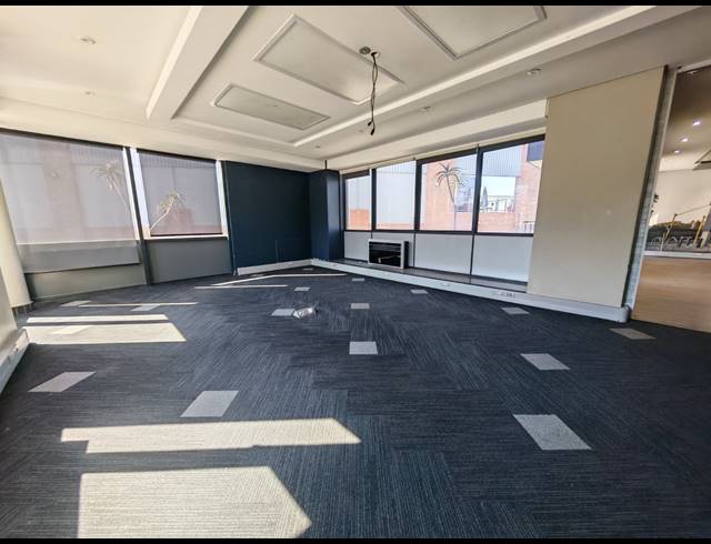 1,662M² OFFICE FOR SALE IN RANDJESPARK